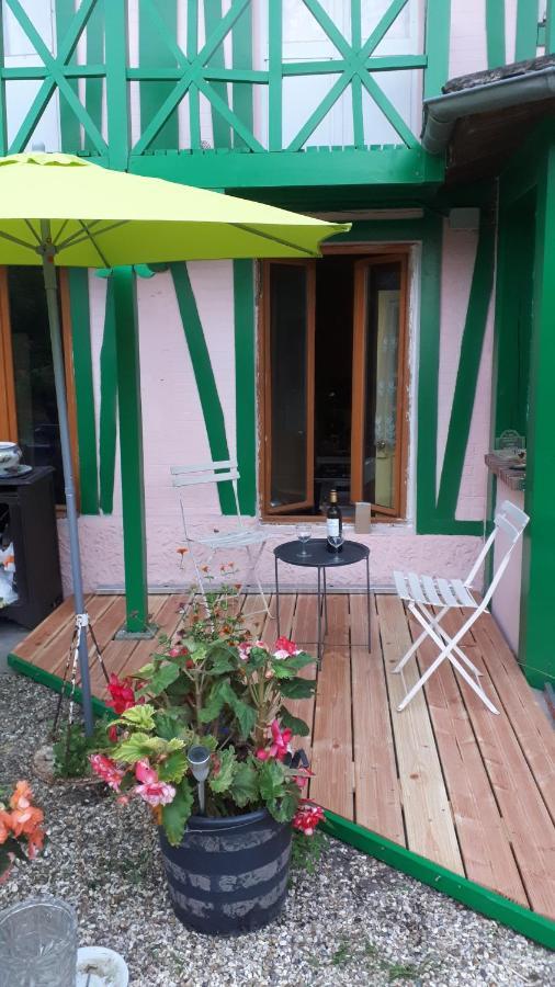 Le Jardin des Merveilles Saint-Pierre-d'Autils Exterior foto